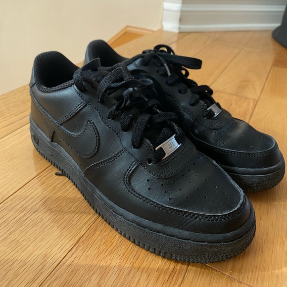 Black NIKE Air Forces - Picture 4 of 11